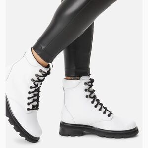 Sorel Lennox Lace Boots NWOT